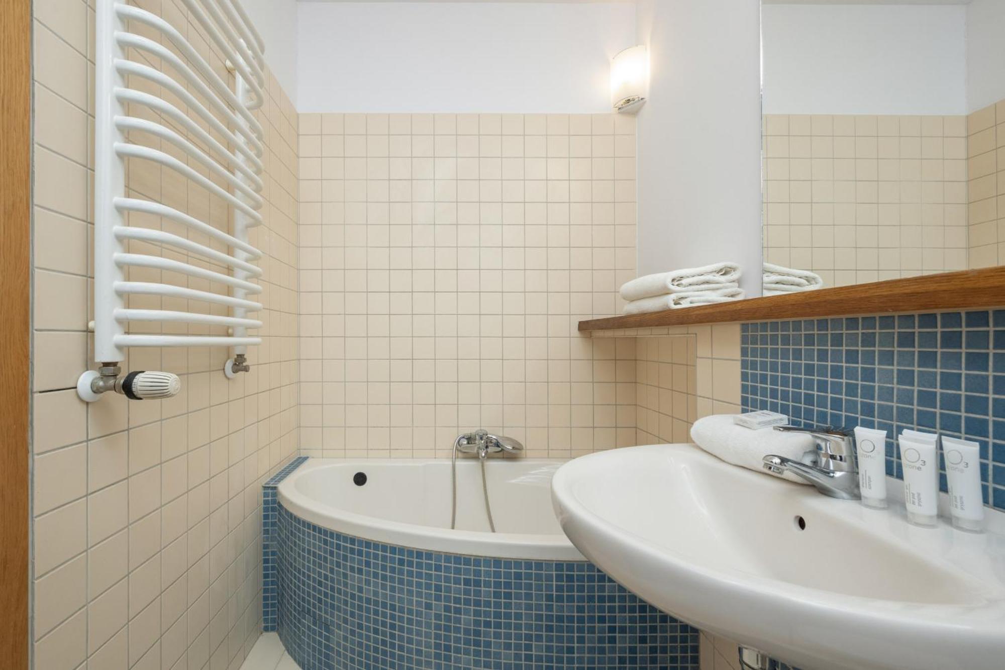 Beautiful In For 4 People By Rent Like Apartment *
